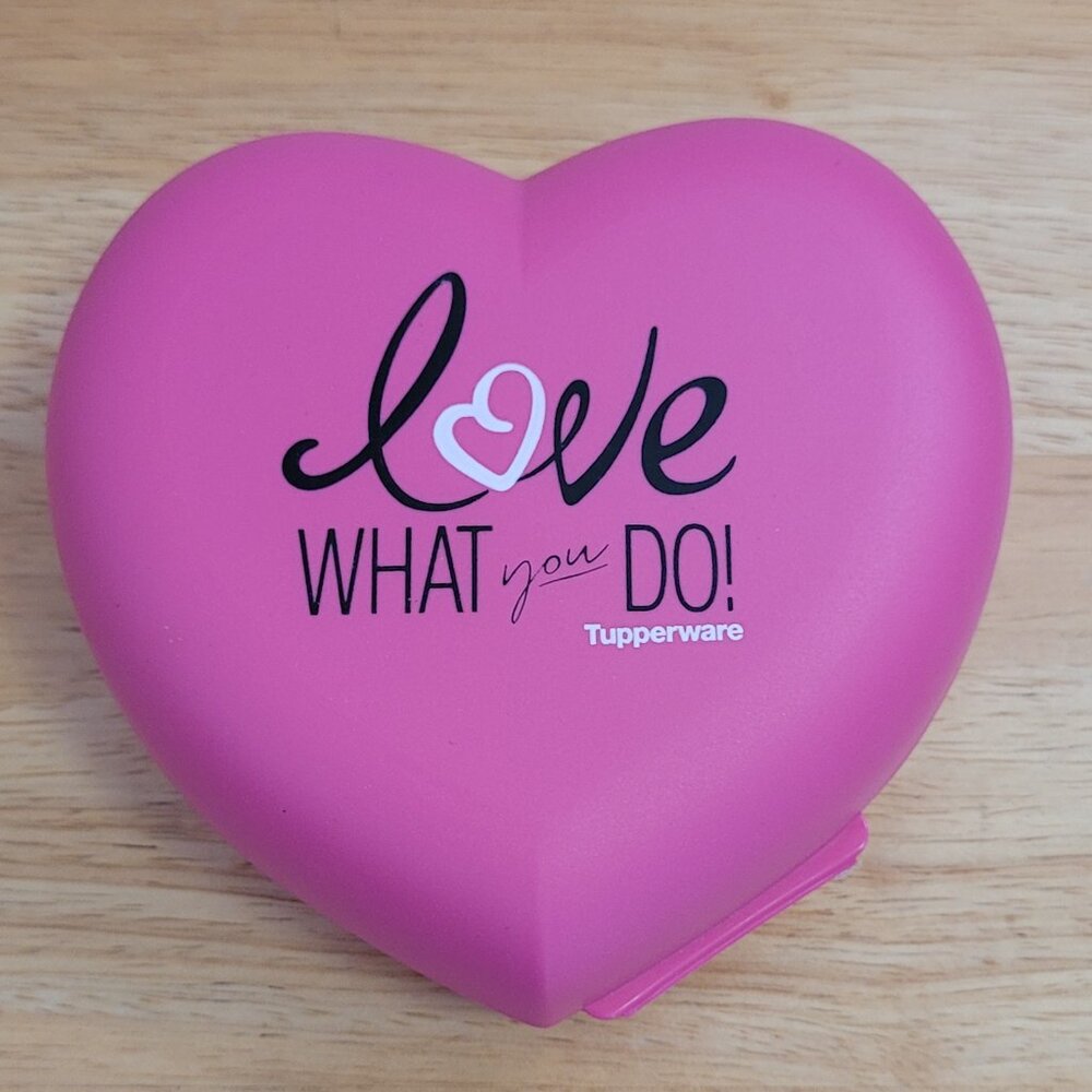 Tupperware Heart Shaped Keeper - RARE